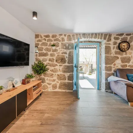 Ventus Blue - Stone House Near National Park&sea 度假居 *