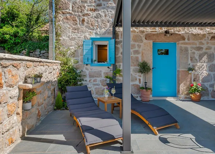 Ventus Blue - Stone House Near National Park&sea 度假居 *