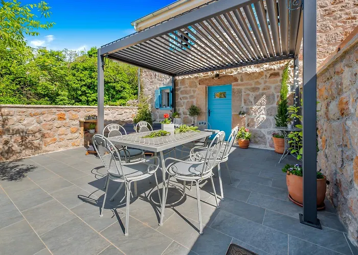 Ventus Blue - Stone House Near National Park&sea 度假居 *