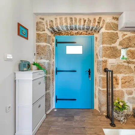 Vakantiehuis Ventus Blue - Stone House Near National Park&sea