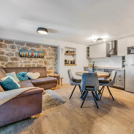 Ventus Blue - Stone House Near National Park&sea Vakantiehuis